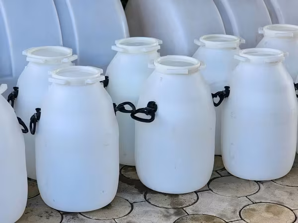 Butoae din plastic gros