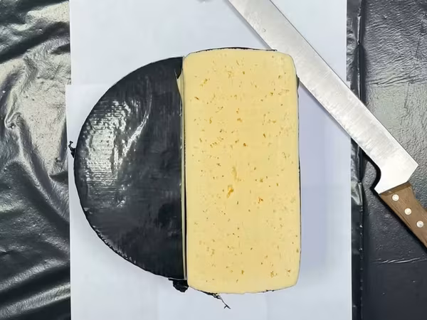 Сыр, сырный продукт.