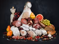 Мясные деликатесы коппа прошутто ломо — الصورة 3